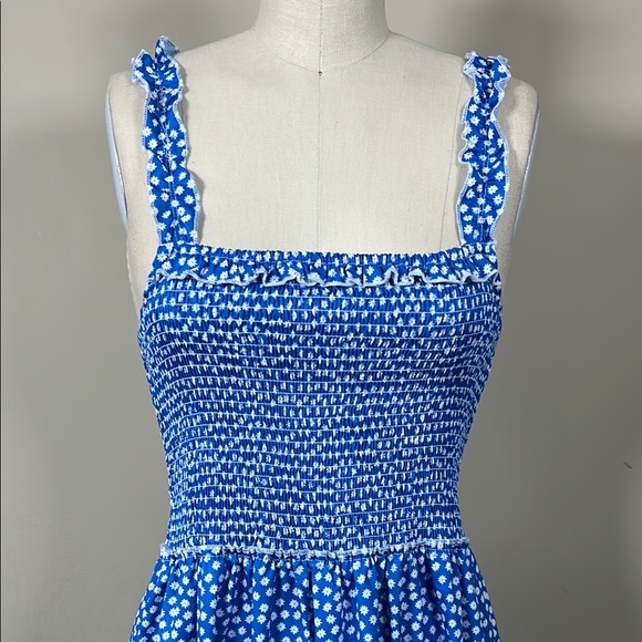 Blue Midi Dress with Flattering Fit - Picture 6 of 9